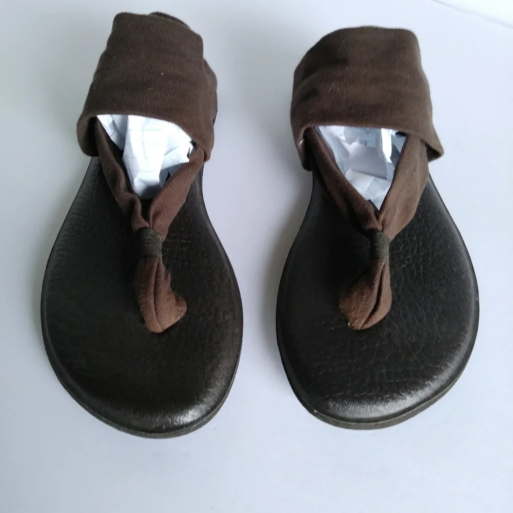 Sanuk comfortable sandals